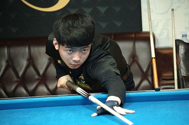 面的自信回 面的自信回