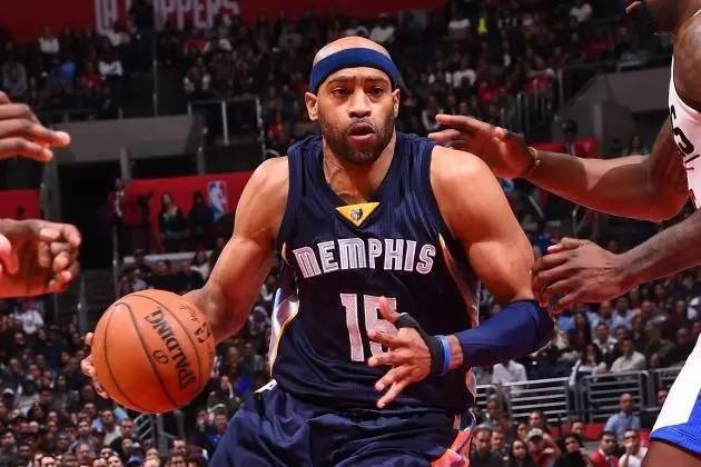 在多名防守 在多名防守