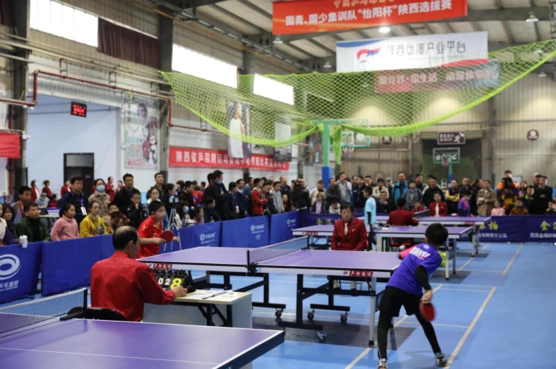 扬起战旗 扬起战旗