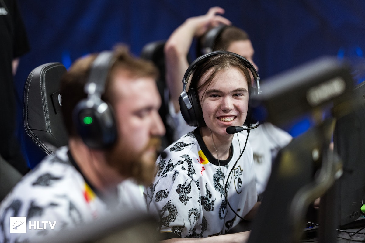 月的洗礼中 月的洗礼中