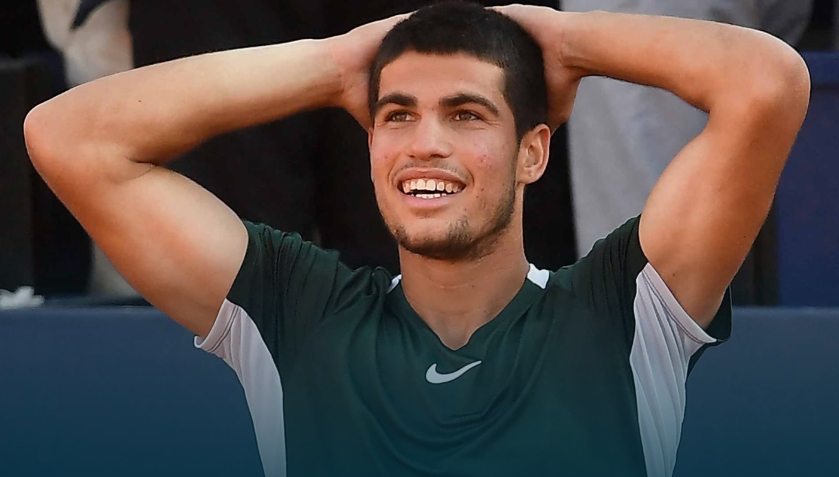 扯对手防线 扯对手防线