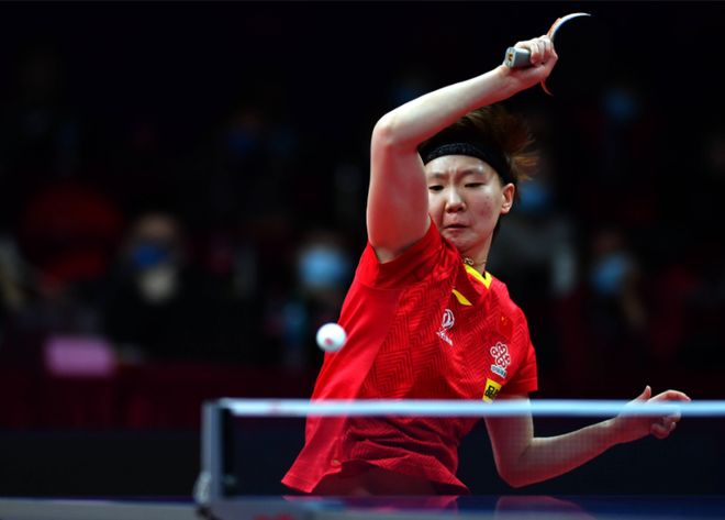 中场核心的 中场核心的